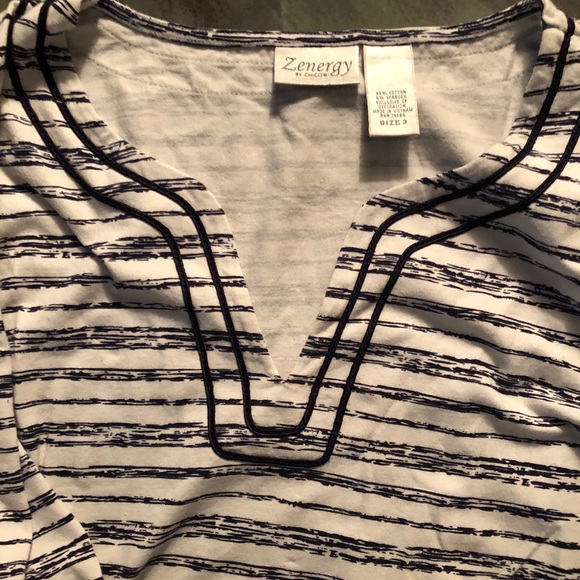 Chico’s Long Sleeve Navy and White Zenergy Top - Picture 4 of 8